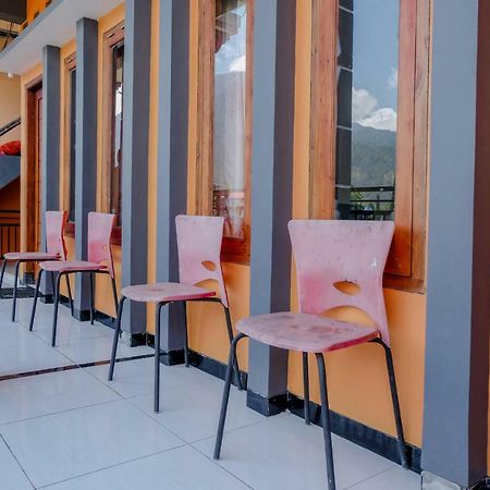 Oyo 1351 Tanggulasi Resto & Residence Syariah Magetan Экстерьер фото