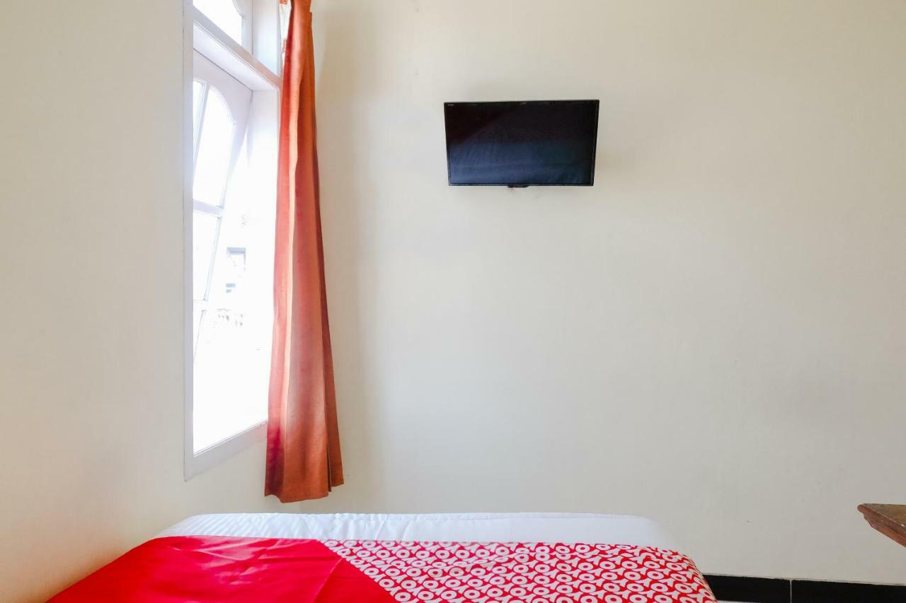 Oyo 1351 Tanggulasi Resto & Residence Syariah Magetan Экстерьер фото