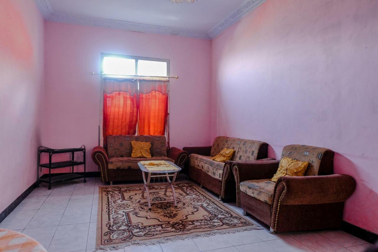 Oyo 1351 Tanggulasi Resto & Residence Syariah Magetan Экстерьер фото